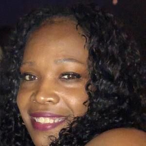 Meet your Posher, Dee dee